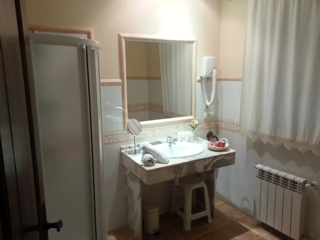 Hostal Rural La Casa Verde Cheles Екстер'єр фото