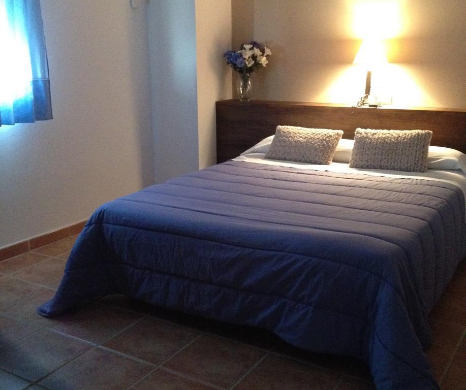 Hostal Rural La Casa Verde Cheles Екстер'єр фото
